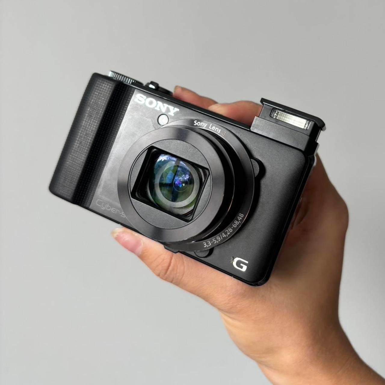 IUYTFGH-1.jpg Used Digital Camera | Sony Cybershot Digital Camera in black | Complete Set - Image 1