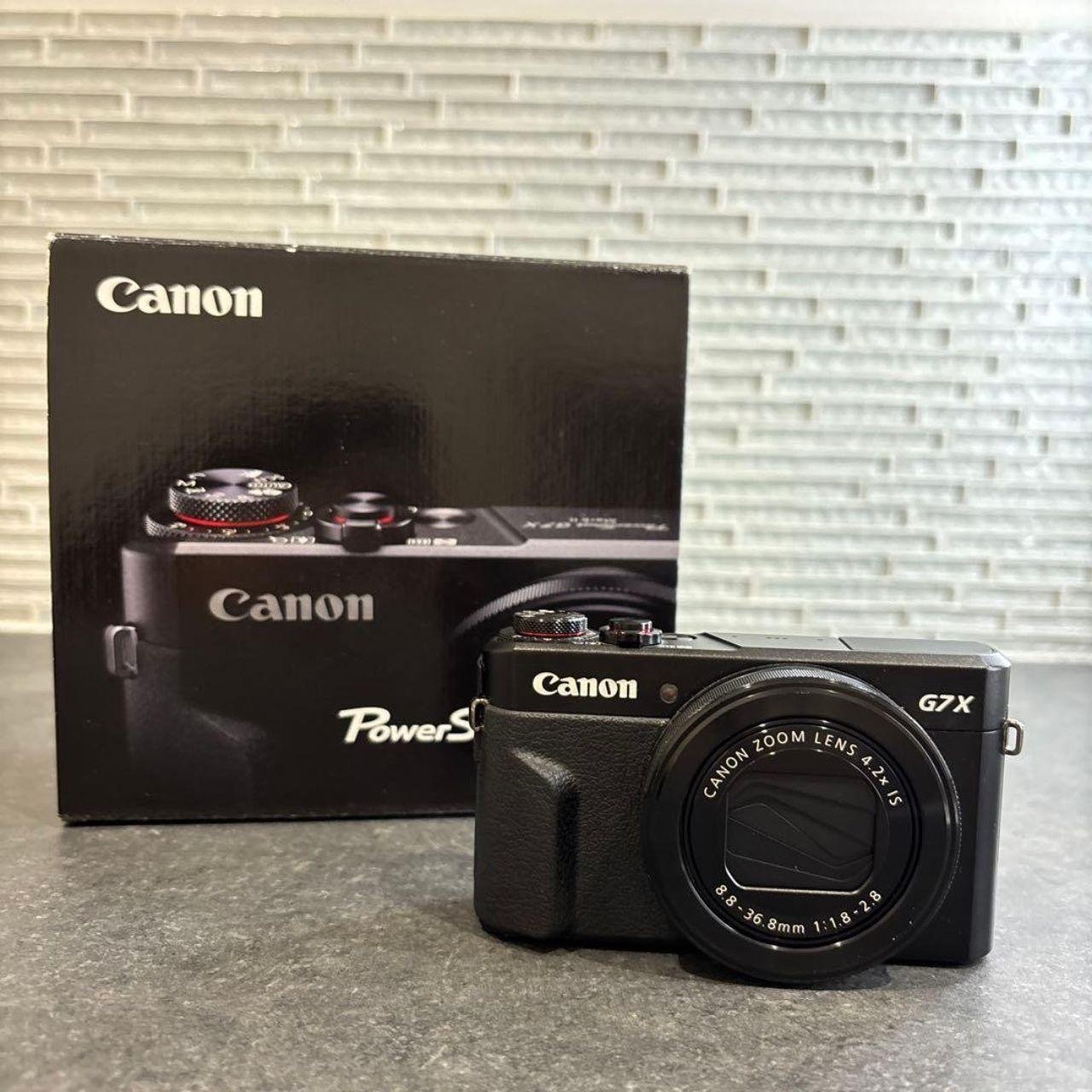 P0_acc66829-bd1a-489a-bbdd-50b71d88c97c.jpg Excellent condition Canon PowerShot G7X Mark II box and accessories - Image 1